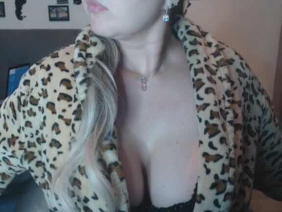 FoxMary's Streamate show and profile