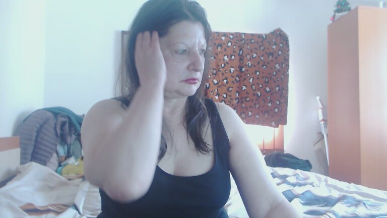 ExtasyMature's Streamate show and profile