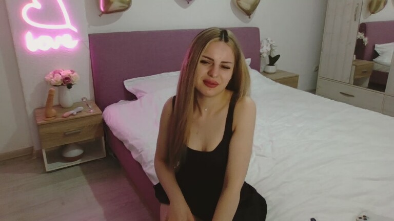 EMYILIA's Streamate show and profile